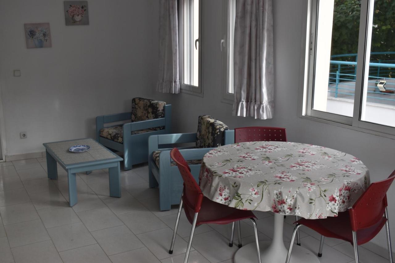 Niki Apartments Polychrono Luaran gambar