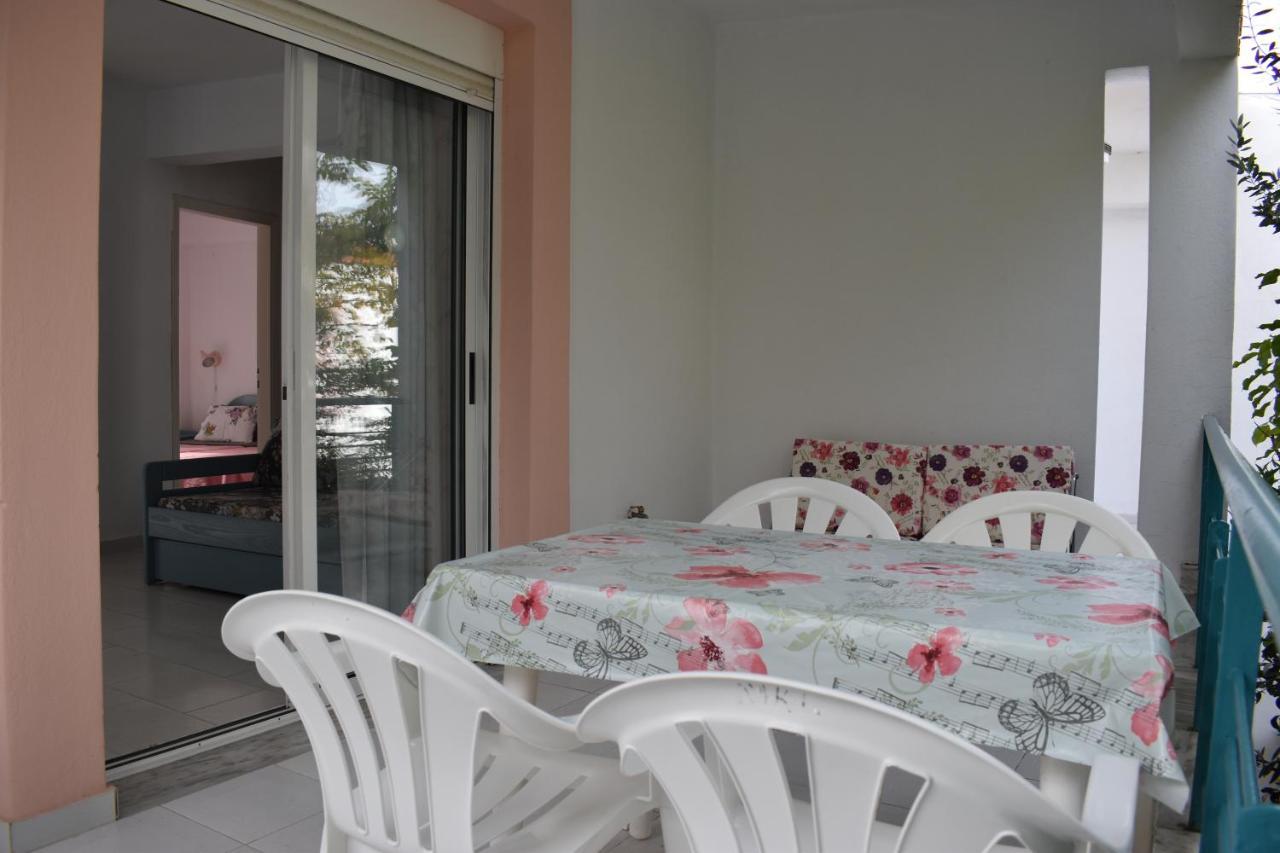 Niki Apartments Polychrono Luaran gambar