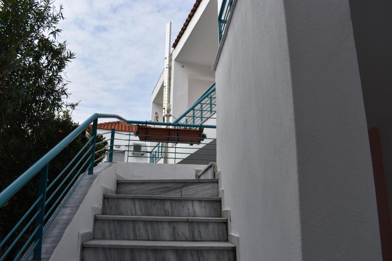 Niki Apartments Polychrono Luaran gambar