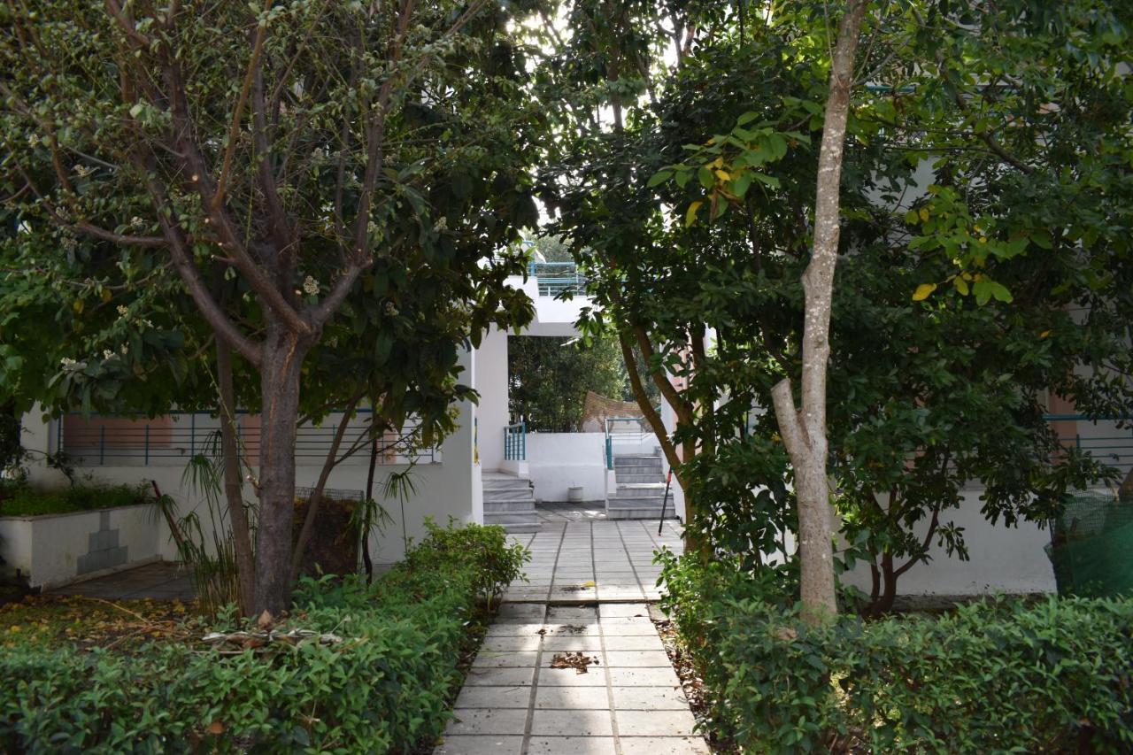 Niki Apartments Polychrono Luaran gambar