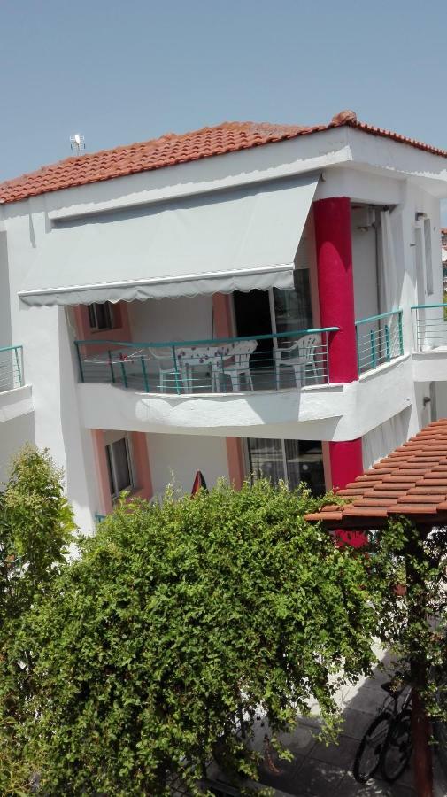 Niki Apartments Polychrono Luaran gambar